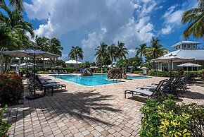 Genoa Vacation Rental: Stylish 2-BR Condo with Golf & Lake Views. Reso