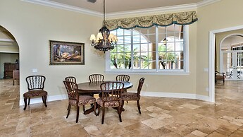 Solterra Vacation Rental: Luxury 3-BR Condo with Lake & Golf Views. Ac
