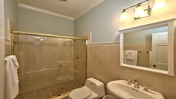 Solterra Vacation Rental: Luxury 3-BR Condo with Lake & Golf Views. Ac