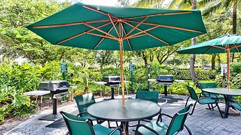 Solterra Vacation Rental: Luxury 3-BR Condo with Lake & Golf Views. Ac