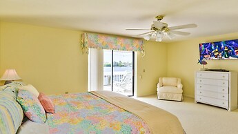 Canal Grande Waterfront 6 Bedroom Holiday Home by Naples Florida