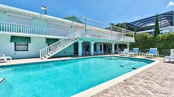 Canal Grande Waterfront 6 Bedroom Holiday Home by Naples Florida