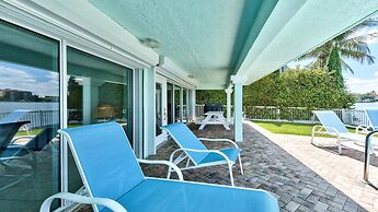 Canal Grande Waterfront 6 Bedroom Holiday Home by Naples Florida