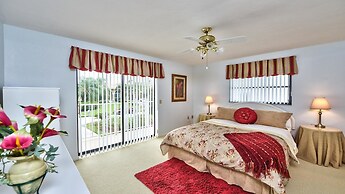 Canal Grande Waterfront 6 Bedroom Holiday Home by Naples Florida