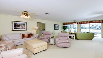 Canal Grande Waterfront 6 Bedroom Holiday Home by Naples Florida