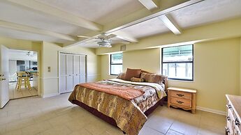 Canal Grande Waterfront 6 Bedroom Holiday Home by Naples Florida