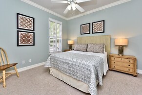 Neapolitan - Newly Renovated 3-BR Luxury Home with Private Pool. Enjoy