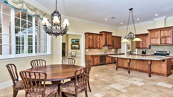 Parisian 3 Bedroom Holiday Home by Naples Florida