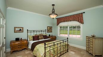 Parisian 3 Bedroom Holiday Home by Naples Florida