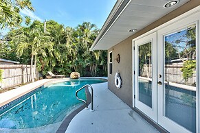 Parisian 3 Bedroom Holiday Home by Naples Florida