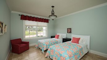 Parisian 3 Bedroom Holiday Home by Naples Florida