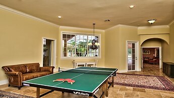 Parisian 3 Bedroom Holiday Home by Naples Florida