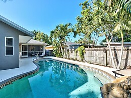 Parisian 3 Bedroom Holiday Home by Naples Florida