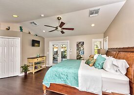 Parisian 3 Bedroom Holiday Home by Naples Florida