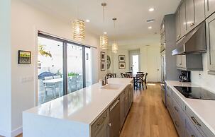 Sorrento Luxury Vacation Home: Expansive 5-Bedroom, 4.5-Bath Retreat w