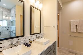 Sorrento Luxury Vacation Home: Expansive 5-Bedroom, 4.5-Bath Retreat w