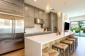 Sorrento Luxury Vacation Home: Expansive 5-Bedroom, 4.5-Bath Retreat w