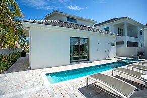 Sorrento Luxury Vacation Home: Expansive 5-Bedroom, 4.5-Bath Retreat w