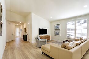 Tuscan Vacation Rental. Stylish 3-Bedroom Getaway Near Vanderbilt Beac