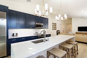 Tuscan Vacation Rental. Stylish 3-Bedroom Getaway Near Vanderbilt Beac