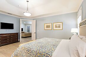 Tuscan Vacation Rental. Stylish 3-Bedroom Getaway Near Vanderbilt Beac