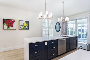 Tuscan Vacation Rental. Stylish 3-Bedroom Getaway Near Vanderbilt Beac