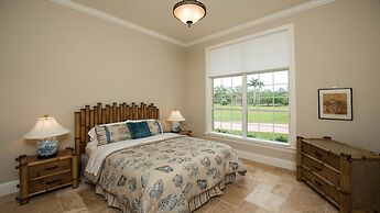 Knickerbocker Estate: Elegant 9-BR Getaway in Naples. Enjoy Private Po