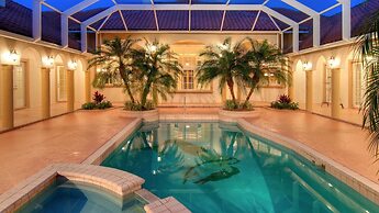 Knickerbocker Estate: Elegant 9-BR Getaway in Naples. Enjoy Private Po