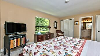 Le Monaco - Romantic 1 BR Condo Steps from 5th Ave S. Chic Coastal Ret