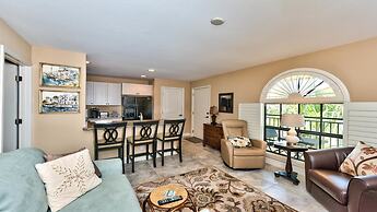 Le Monaco - Romantic 1 BR Condo Steps from 5th Ave S. Chic Coastal Ret