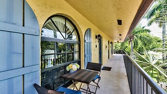 Le Monaco - Romantic 1 BR Condo Steps from 5th Ave S. Chic Coastal Ret