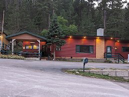 Ponderosa Pines Inn and Cabins
