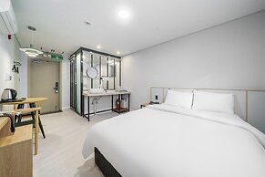 Restia Stay Suwon Station