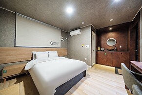 Restia Stay Suwon Station