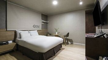 Restia Stay Suwon Station