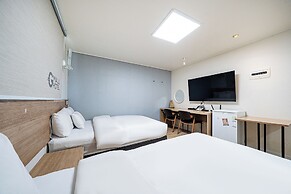 Restia Stay Suwon Station