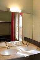 Auberge Internationale des Jeunes - Hostel