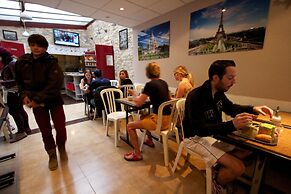 Auberge Internationale des Jeunes - Hostel