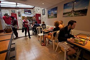 Auberge Internationale des Jeunes - Hostel