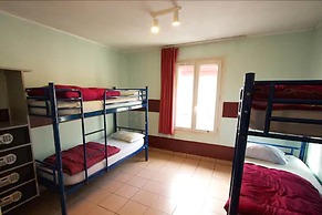 Auberge Internationale des Jeunes - Hostel