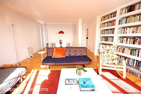 Akicity Alfama Senses