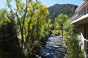Chateau Eau Claire & Roaring Fork by Frias Properties