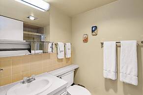 Chateau Eau Claire & Roaring Fork by Frias Properties