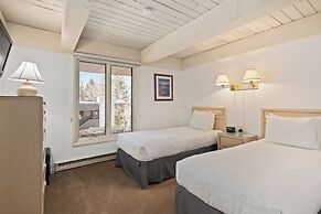 Chateau Eau Claire & Roaring Fork by Frias Properties