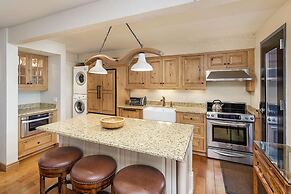 Chateau Eau Claire & Roaring Fork by Frias Properties