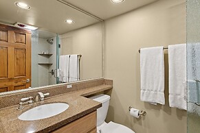 Chateau Eau Claire & Roaring Fork by Frias Properties