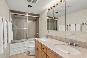 Chateau Eau Claire & Roaring Fork by Frias Properties