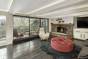 Chateau Eau Claire & Roaring Fork by Frias Properties