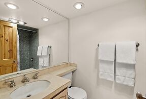 Chateau Eau Claire & Roaring Fork by Frias Properties