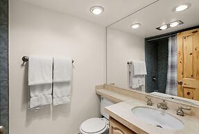 Chateau Eau Claire & Roaring Fork by Frias Properties